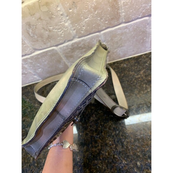 Patricia Nash Leather Crossbody Medallion Bag Boho Southwestern Like New - Picture 5 of 8